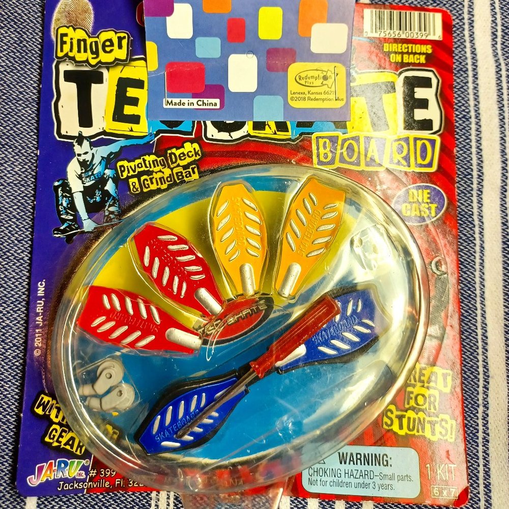 NWT Finger Skate Board Jaru